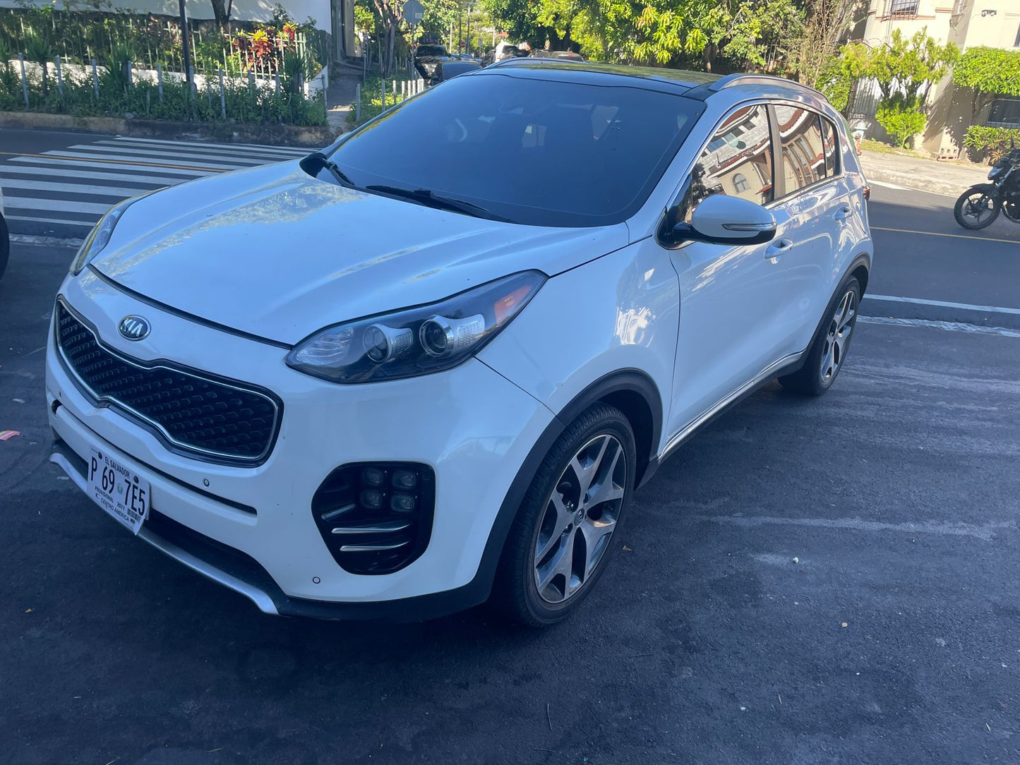Renta de Camioneta Kia Sportage SX Turbo $40 Diarios