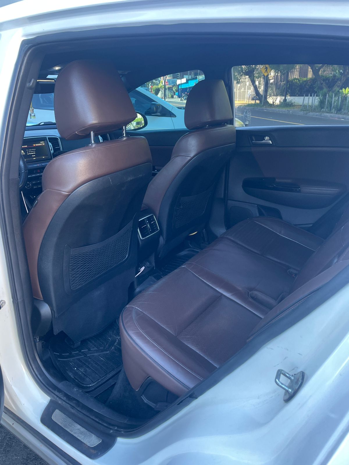 Renta de Camioneta Kia Sportage SX Turbo $40 Diarios